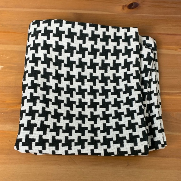 Black and white throw pillow, 19 inch square, unzips for cleaning - Picture 1 of 4